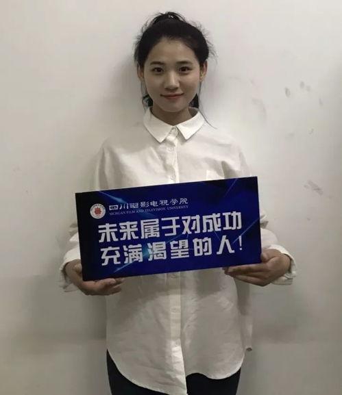 吃瓜艺术黄群,黄群带你领略瓜界风云  第2张