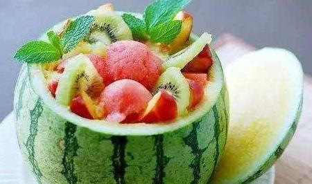 不仅吃饭还吃瓜,不仅吃饭，还要吃出生活滋味